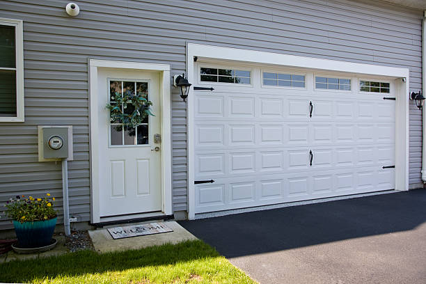 24/7 Emergency Garage Door Panel Replacement experts in Cutten, CA
